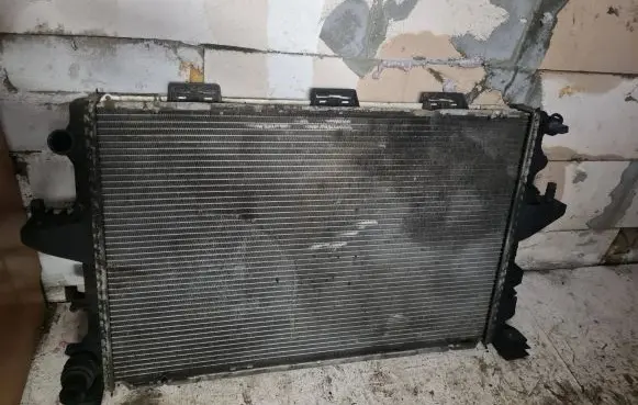 Volkswagen Transporter - Caravelle T5 Coolant radiator 7H0121253G