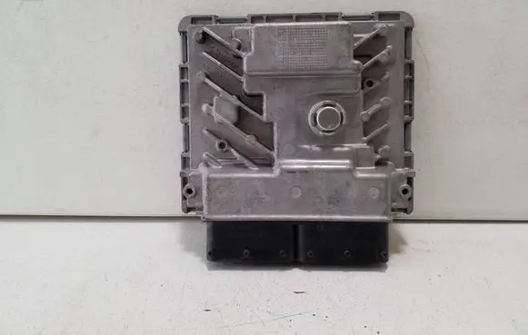 Audi TT TTS RS Mk3 8S Engine control unit/module 06K907425J 5WA180300