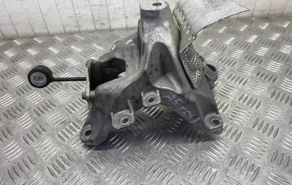 Audi A5 Engine mounting bracket 4M0199308CE