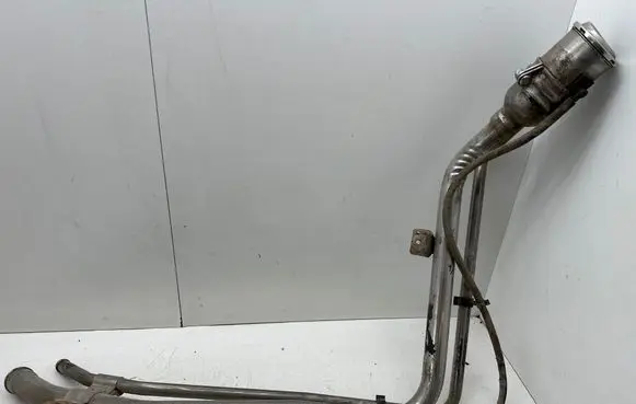 Fuel tank filler neck pipe