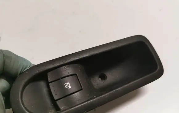 Renault Megane II Electric window control switch 156015540