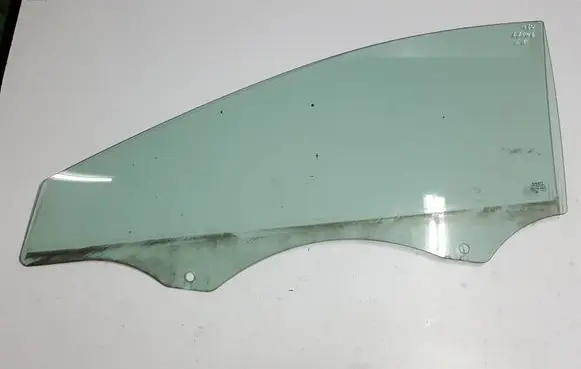 Seat Leon (5F) Front door window glass four-door 