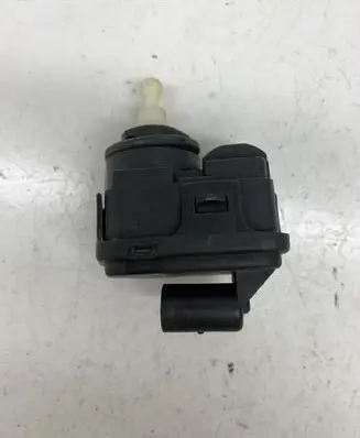 Headlight level adjustment motor