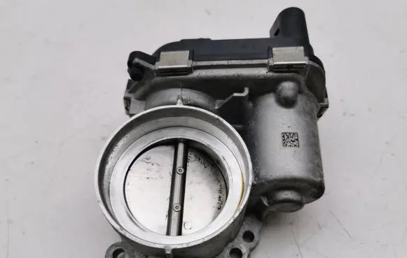Audi Q2 - Throttle valve 04E133062T