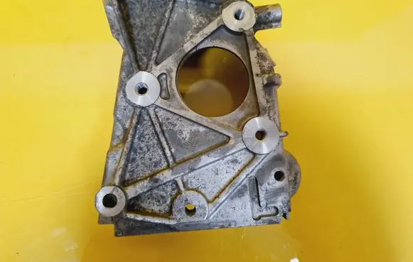 Audi A8 S8 D3 4E Fuel pump bracket 057130147K