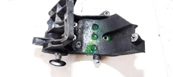 Ford Ka Engine mounting bracket a890190b e2333