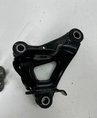 Tesla Model Y Engine mounting bracket 111023200C