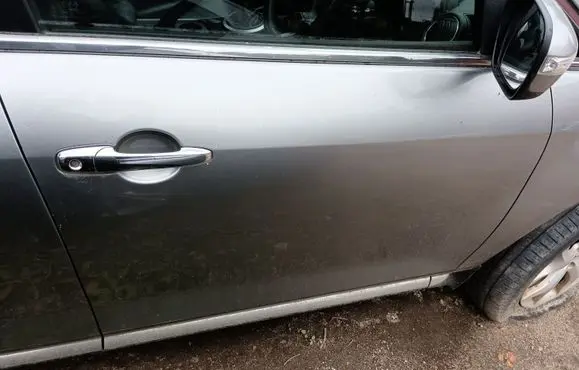 Mazda CX-7 Front door