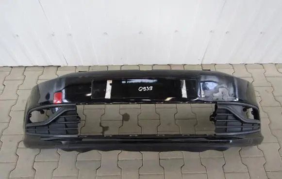 Volkswagen Golf V Front bumper