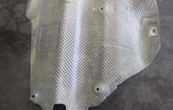 Mercedes-Benz E A207 Exhaust heat shield A2076020121