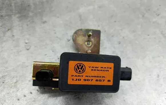 Volkswagen Golf IV ESP acceleration yaw rate sensor