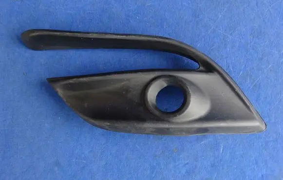 Mazda 3 III Front fog light trim/grill BAJC50C21