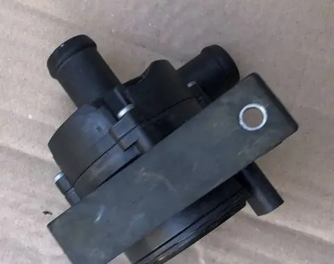 Volkswagen PASSAT B7 Electric auxiliary coolant/water pump 5G0965567A 0392023211