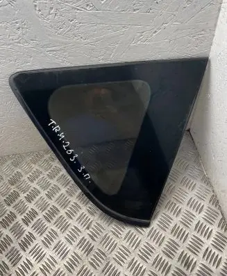 Toyota RAV 4 (XA30) Rear side window
