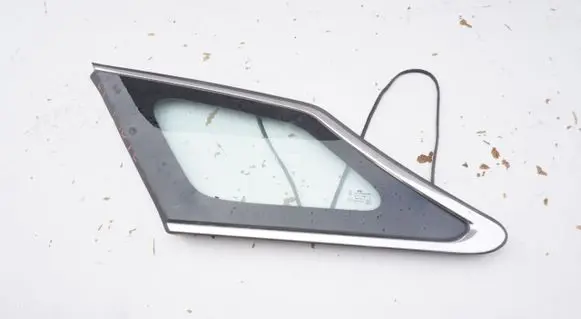 Hyundai i40 Front triangle window/glass 