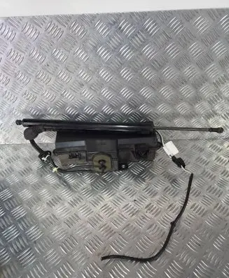 Opel Insignia A Shock absorber/damper mounting bracket 13338838