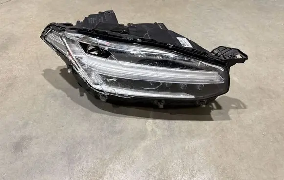 Volvo XC90 Headlight/headlamp 32338953