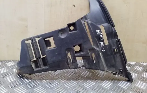 Volvo V70 Front bumper mounting bracket 09190303