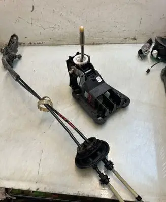 Citroen C3 Gear shifter/selector 9683711580
