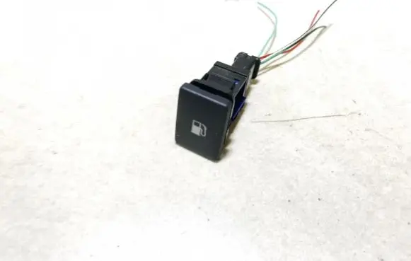 Toyota Avensis T270 Fuel tank opening switch 15d124