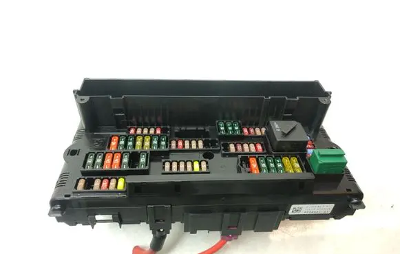 BMW 5 F10 F11 Fuse module 9234421