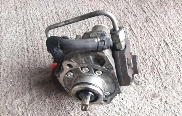 Toyota RAV 4 (XA30) Fuel injection high pressure pump 221000R010