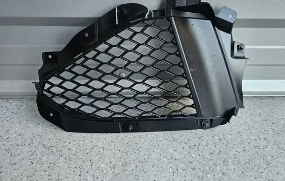 Maserati GranTurismo Front bumper lower grill