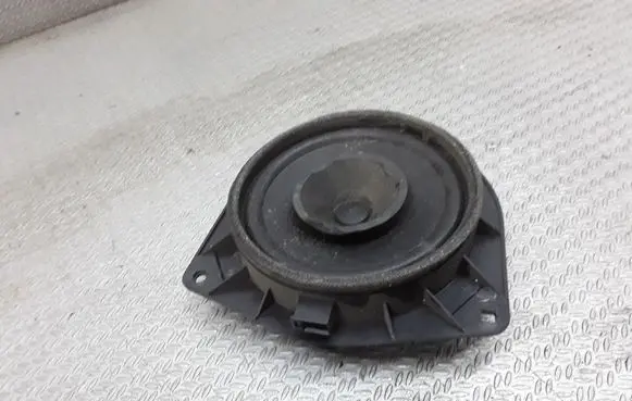 Toyota Avensis T250 Rear door speaker 8616002380
