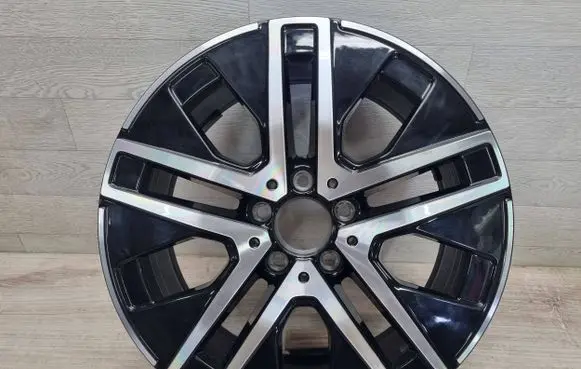 R18 alloy rim