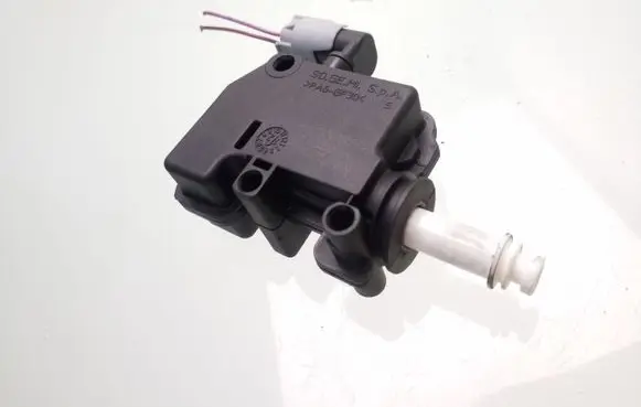 Fuel tank cap lock motor