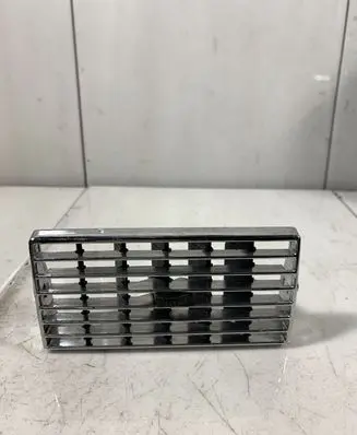 Volkswagen Golf IV Dash center air vent grill