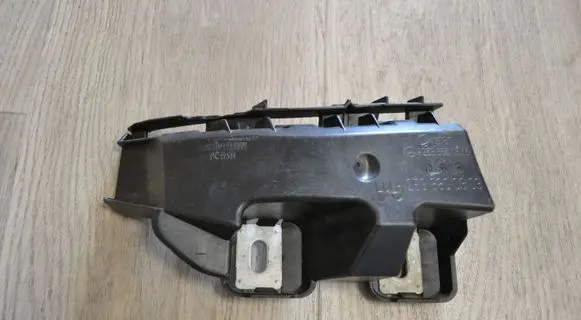 Mercedes-Benz GLC X253 C253 Front bumper mounting bracket A2538851365