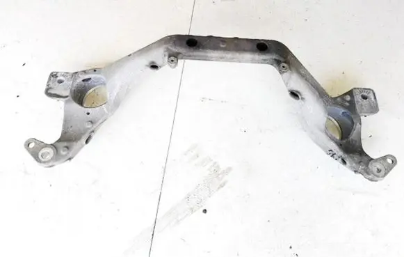 Audi Q7 4L Front subframe 7l6100207b