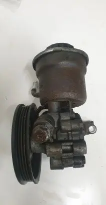 Toyota Yaris Power steering pump