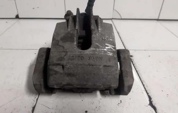 BMW 5 E60 E61 Rear brake caliper 4220BMW