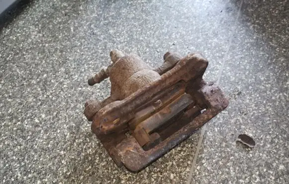 KIA Ceed Rear brake caliper