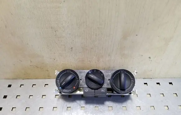 Volkswagen Polo IV 9N3 Climate control unit 6Q0820045G
