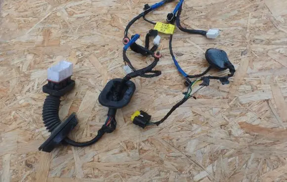 Hyundai i30 Front door wiring loom 916102L080