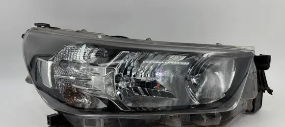 Toyota Hilux VIII Headlight/headlamp MI04179