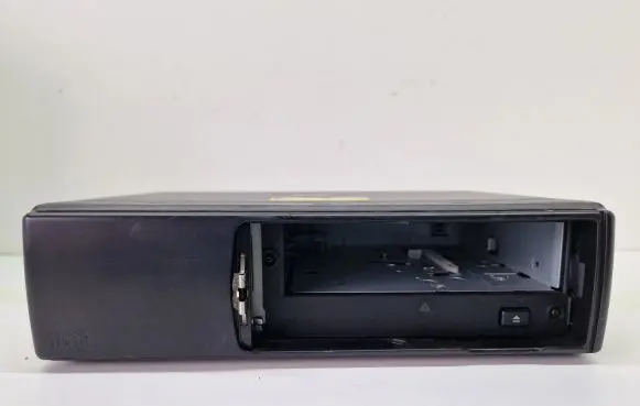 Audi A6 S6 C5 4B CD/DVD changer 4B0035111A