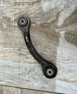 Maserati Ghibli Rear upper control arm/wishbone 69573