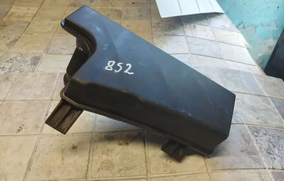 Mitsubishi Grandis Air intake duct part