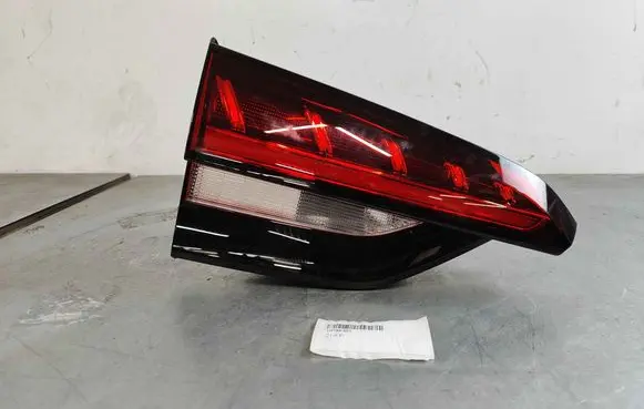 MG MG5 II Tailgate rear/tail lights 10786401