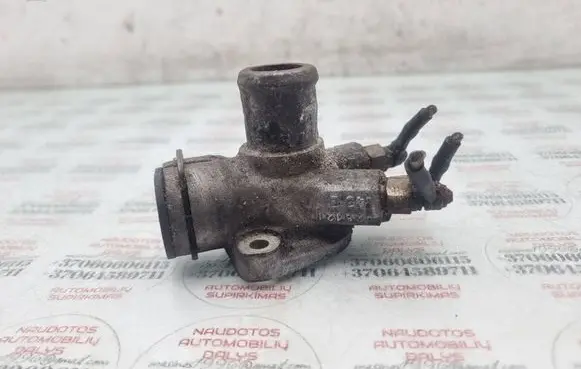 Audi A4 S4 B5 8D Engine coolant pipe/hose 028121145E