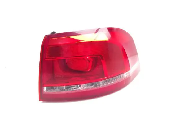 Volkswagen PASSAT B7 Rear/tail lights 3AF945096C
