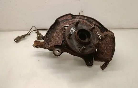 Toyota Avensis T270 Front wheel hub 