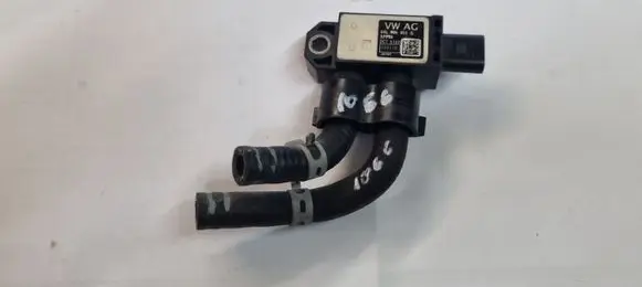 Volkswagen PASSAT B8 Turbo air boost pressure sensor 04L906051G