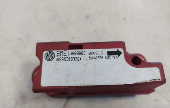 Volkswagen Golf IV Airbag deployment crash/impact sensor 1J0909606D