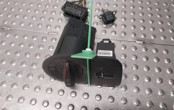 Seat Ibiza IV (6J,6P) Light switch 6J1941531AS