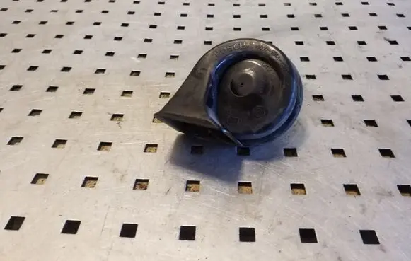 Volkswagen Scirocco Horn signal E9001157